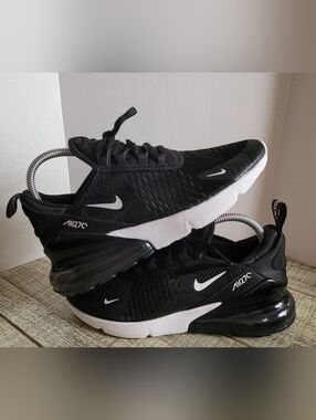 Nike Air Max 270 sneakers in black and white. Youth size US 6.5Y